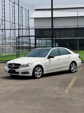 Mercedes-Benz E300 2011 Bensin