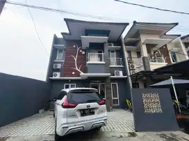 Sewa rumah dua lantai di Pamulang