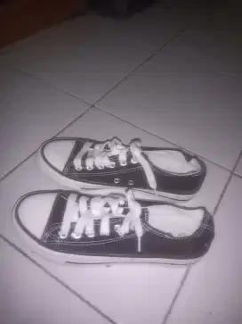 sepatu sekolah merk Cani