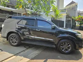 Toyota Fortuner 2.5 TRD VNT Turbo 2014 Hitam