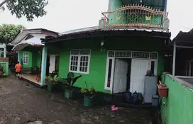 Rumah dengan LT 240m², LB 100m² - 4 Bedroom, 2 Bathroom Sertifikat SHM