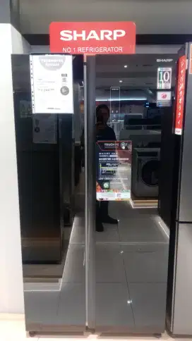 SHARP REFRIGERATOR SIDE BY SIDE HANYA 8 JTAN STOCK TERBATAS
