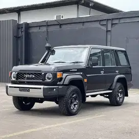 Toyota Land Cruiser 70 Wagon GXL 2.8L AT Diesel 2025 Black Brand New.