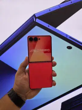 PRE ORDER Z FLIP7