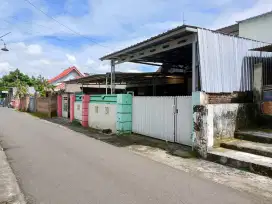 DUA RUMAH DALAM SATU HALAMAN