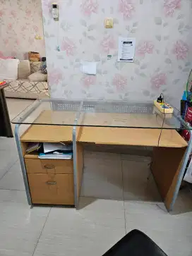Meja belajar anak