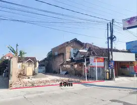 Tanah Pekarangan 352m² Bonus Bangunan Lama Pinggir Jalan Raya Colomadu
