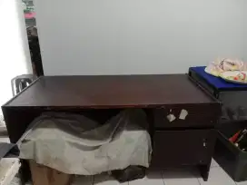 Di jual Meja kerja meja sekretaris masih bagus kayu jati