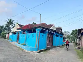Rumah Nyaman dengan Tanah Luas Bisa untuk Kos atau Usaha Ternak