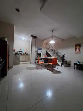 Rumah di Duri Kepa Jakarta Barat lokasi dekat akses toll kebon jeruk