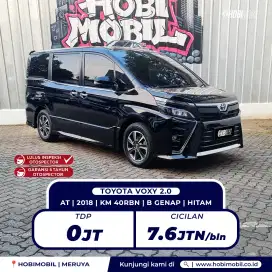 Toyota Voxy 2.0 AT 2018