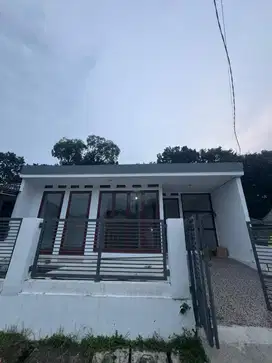 Di jual rumah siap huni sertifikat lengkap