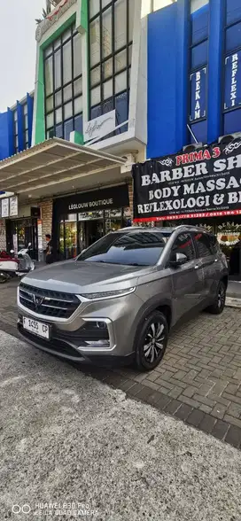 Wuling Almaz executive 5 seat panoramic