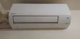AC Daikin Malaysia 1/2 pk original