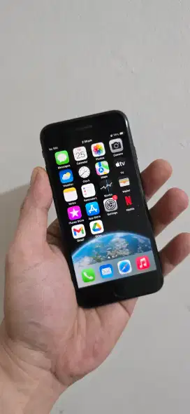 IPhone SE Gen 3 Black 64gb Beacukai