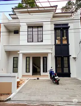 Rumah di jual, 2 lantai siap huni, sudah SHM