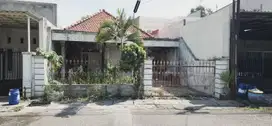 Butuh Laku Cepat, Rumah lama di Margorejo, Surabaya