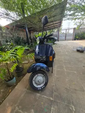 Vespa Exclusive 2 Biru