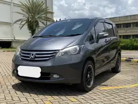Honda Freed  1.5 E Bensin-AT 2011 Abu-Abu