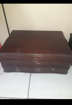 Kotak perhiasan jadul