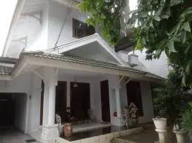 Di Jual Rumah halaman luas