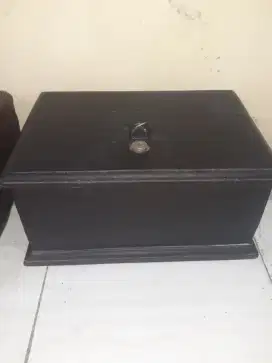 Kotak perhiasan jadul