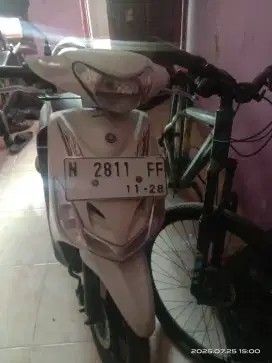 Yamaha Mio putih 2010