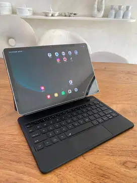 Samsung Galaxy Tab S9 FE 5G 6/128Gb like new