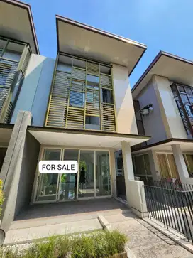 JUAL CEPAT BU MURAH RUMAH WISATA BUKIT MAS NOTREDAME 3 LANTAI SHM