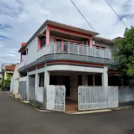Dijual Rumah Posisi Hoek Bonus Studio Band 2 Lantai Di Margahayu