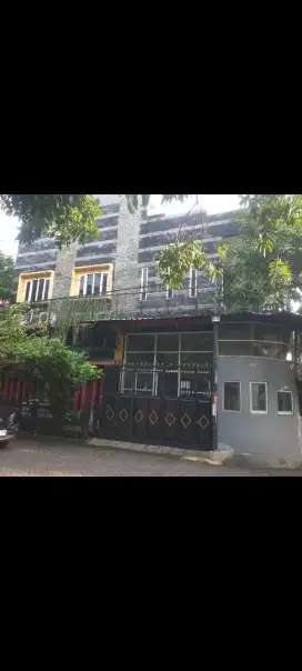 Rumah dijual Karangpilang Surabaya pojok strategis pinggir jalan