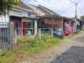 Perum Villa Bukit Mentari Blok B No 17 Kel Pojok Kec Mojoroto Kediri