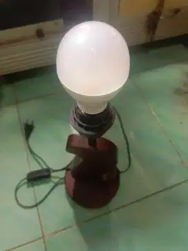 Lampu motif kayu masih fungsi