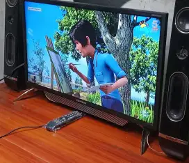 DIJAUL TV LED POLYTRON 32 IN ANALOG SPIKER TOWER NORMAL