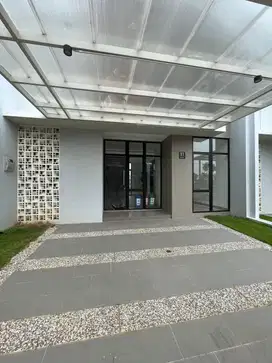 Rumah Hadap Danau di PIK 2 - Cluster Favorit 8x15 Murah