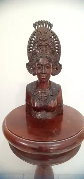 Patung Kayu Antik Bali Janger Dancer. Tahun pembuatan 1978