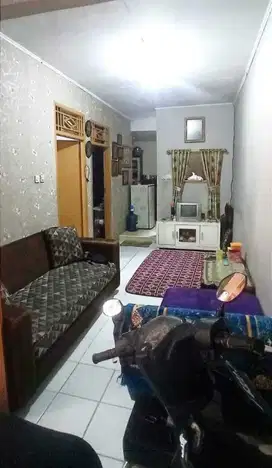 Di jual murah rumah di Binong Permai tangerang