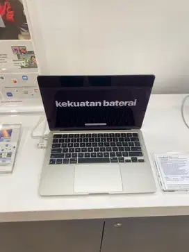 MacBook air 13 inci