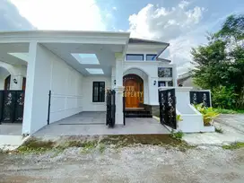 RUMAH DESAIN KLASIK TIPE 100m², DEKAT SMA N 1 NGAGLIK
