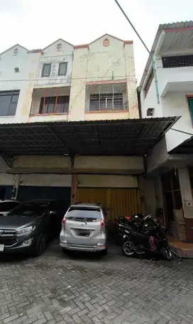 Ruko 3 Lantai Bagus SHM di Jl Dupak Lokasi Strategis