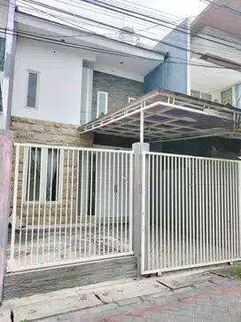 Rumah 2 Lantai Bagus SHM di Mulyosari Baru Siap Huni