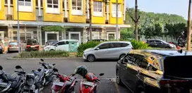 Ruko rapih 3 lantai disewa di Emerald Summarecon Bekasi