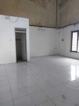 0851 - Disewakan Gudang Greges Jaya di Surabaya LB 360 M2 Ada ruang ka