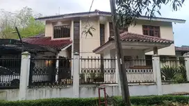 Cinere Bukit  rumah luas lokasi strategis jual/sewa