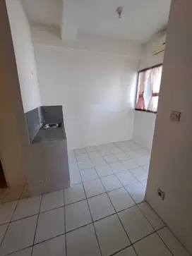 Turun harga dijual unit Apartemen Menteng Square 2 BR unfurnished