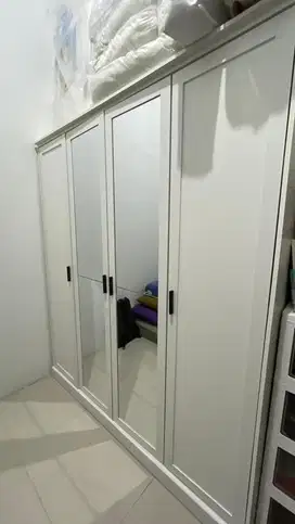 Lemari pintu kayu