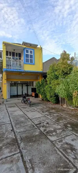 Di sewakan ruko 2 lantai di jl bugisan
