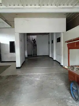 Ruko Tengah Kota Pinggir Jalan Raya