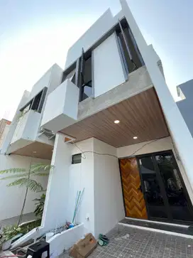 Jual cepat Rumah 2 lantai masuk mobil Dekat dengan GDC