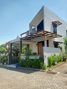 Rumah Vila Suasana Beda Pemandangan Alam Kota Malang